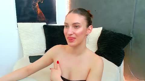 Snapshot of ammirra_a chatting on June 10, 2026, 4:23 am Amira online show from June 10, 2026, 4:23 am