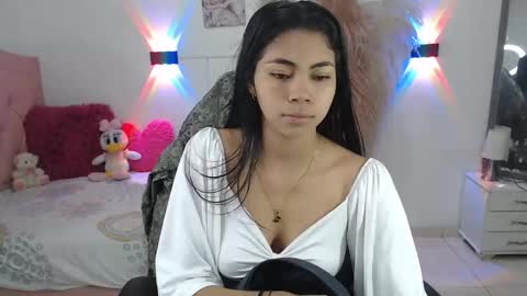 ammyy_wood_ online show from October 12, 2025, 5:28 am