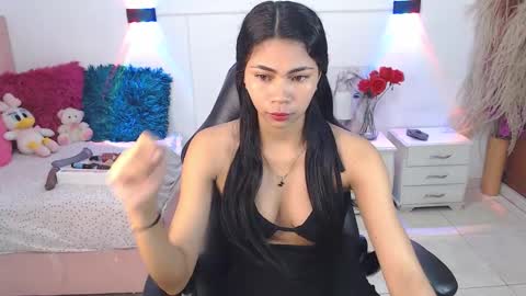 ammyy_wood_ online show from October 25, 2025, 4:09 am