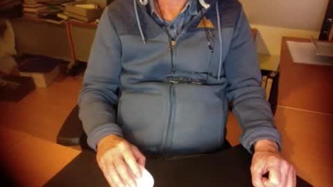 Amor2200 online show from October 28, 2025, 6:54 pm