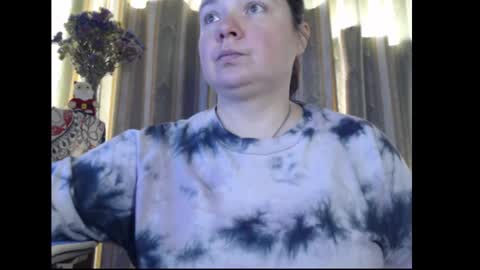 amorelara online show from October 20, 2025, 8:04 am