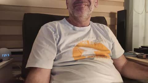 AmorLin online show from March 24, 2026, 6:57 pm