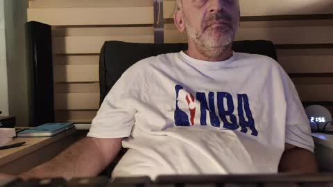 AmorLin online show from April 11, 2026, 6:56 pm