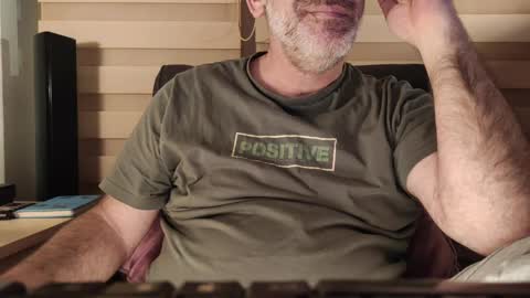 AmorLin online show from April 16, 2026, 10:56 pm