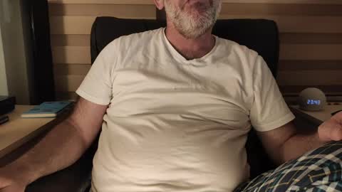 AmorLin online show from April 20, 2026, 8:43 pm