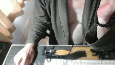 amslave4f online show from June 26, 2026, 7:02 am