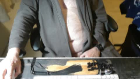amslave4f online show from August 1, 2026, 10:52 pm