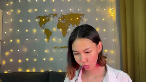 Amura Kim online show from December 8, 2024, 8:15 pm