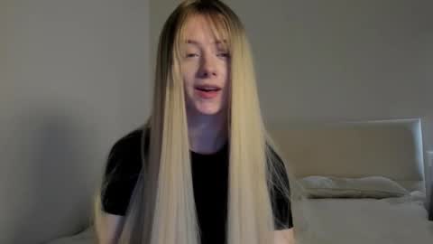 amy1_1 online show from October 12, 2025, 7:35 pm