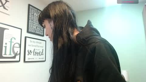 Amy 3 online show from March 6, 2025, 5:03 am