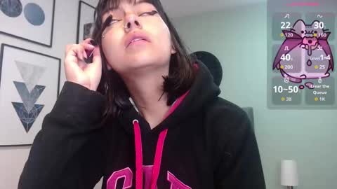 Amy 3 online show from October 7, 2025, 4:42 am