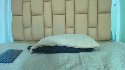 Snapshot of amy__wats0n chatting on February 1, 2025, 1:23 am amy__wats0n online show from February 1, 2025, 1:23 am