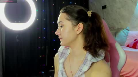 Snapshot of amy_bellel chatting on March 4, 2026, 1:11 am Amy follow me online show from March 4, 2026, 1:11 am