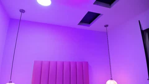 Aleja   online show from October 14, 2025, 3:29 am