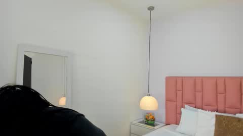 Aleja   online show from December 23, 2025, 3:04 am