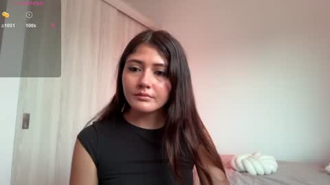 Snapshot of amy_innocent_ chatting on June 11, 2026, 9:35 pm Amy online show from June 11, 2026, 9:35 pm