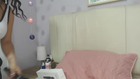 Amy online show from March 4, 2025, 1:17 pm