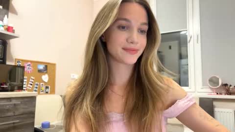 Snapshot of amy_meoww chatting on October 28, 2025, 6:32 pm amy_meoww online show from October 28, 2025, 6:32 pm