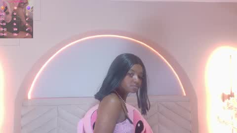 Snapshot of amy_miller2 chatting on April 28, 2026, 8:03 pm Amy online show from April 28, 2026, 8:03 pm