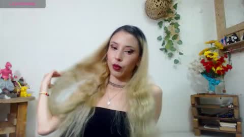 Snapshot of amy_mur chatting on July 5, 2026, 7:21 pm amy mur online show from July 5, 2026, 7:21 pm