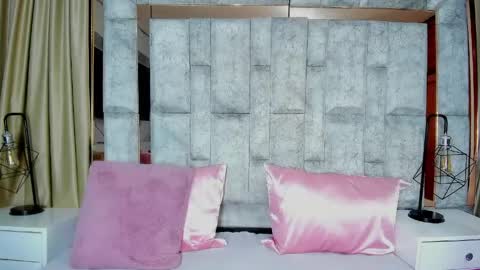 Emy Noa  online show from April 11, 2026, 7:45 am