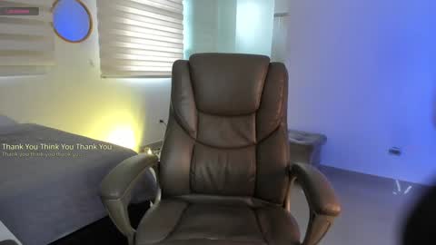 Snapshot of amy_queen7 chatting on September 22, 2025, 12:18 pm Help me reach 150 likes online show from September 22, 2025, 12:18 pm