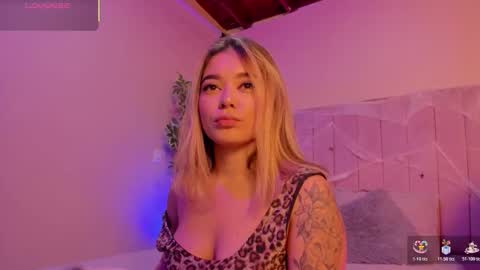 Snapshot of amy_thompson01 chatting on October 23, 2025, 12:04 pm Amy online show from October 23, 2025, 12:04 pm