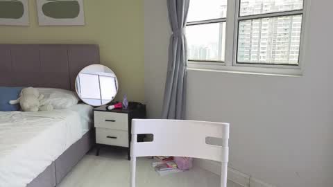 girl next door named Amy online show from November 19, 2025, 6:24 am