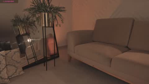 Snapshot of amyarmstrong chatting on December 23, 2024, 3:07 am Amy Armstrong online show from December 23, 2024, 3:07 am