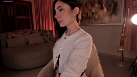Snapshot of amyarmstrong chatting on January 5, 2025, 11:22 pm Amy Armstrong online show from January 5, 2025, 11:22 pm