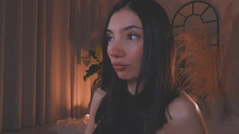 Snapshot of amyarmstrong chatting on September 20, 2025, 12:22 am Amy Armstrong online show from September 20, 2025, 12:22 am