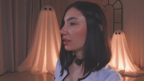 Snapshot of amyarmstrong chatting on October 17, 2025, 12:58 am Amy Armstrong online show from October 17, 2025, 12:58 am