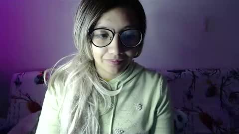 amycosplay99 online show from January 1, 2025, 2:20 pm