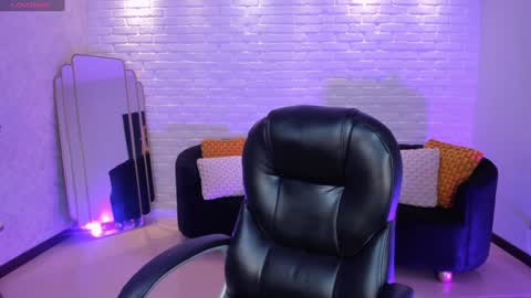 Amy  online show from December 27, 2024, 7:35 pm