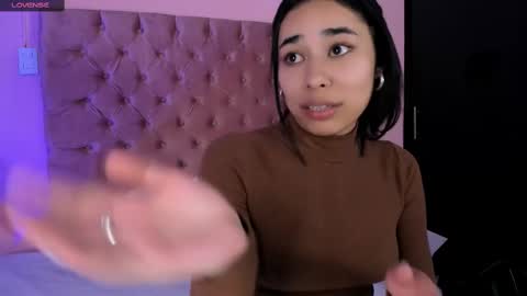 Amy ... Nice to meet u   thumb up me please its important online show from February 16, 2025, 1:36 am