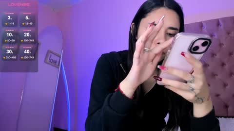 Amy ... Nice to meet u   thumb up me please its important online show from February 20, 2025, 3:12 am