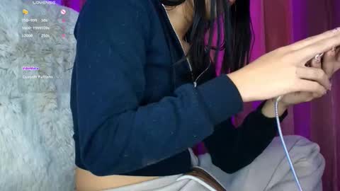 Amy ... Nice to meet u   thumb up me please its important online show from October 5, 2025, 6:12 am