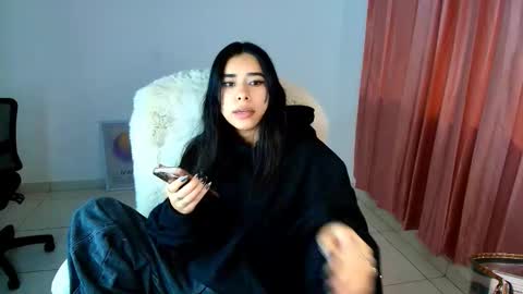 Amy ... Nice to meet u   thumb up me please its important online show from January 13, 2026, 6:40 am