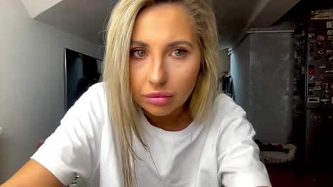 Snapshot of amyroberta92 chatting on December 15, 2025, 7:45 am amyroberta92 online show from December 15, 2025, 7:45 am