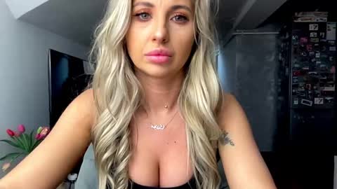 Snapshot of amyroberta92 chatting on January 11, 2026, 7:46 am amyroberta92 online show from January 11, 2026, 7:46 am