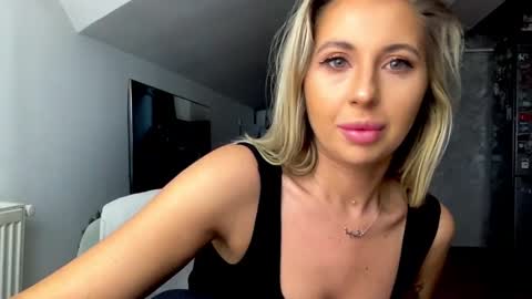 amyroberta92 online show from January 16, 2026, 7:56 am