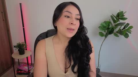 Aleja  online show from October 10, 2025, 5:56 pm