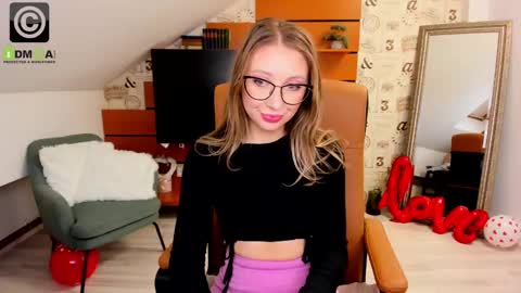 Snapshot of amyrossie chatting on February 27, 2025, 3:37 pm AmyRossie online show from February 27, 2025, 3:37 pm