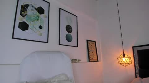 Amy online show from April 18, 2026, 12:09 pm