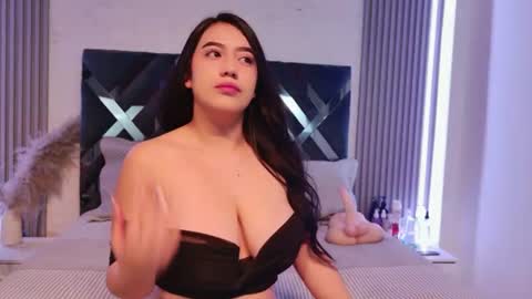 amytorres_ online show from July 18, 2026, 3:49 pm