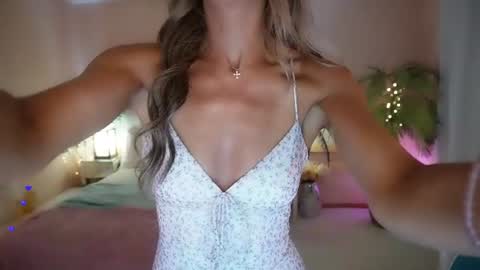 Snapshot of amyvalentine chatting on July 15, 2026, 6:18 am AmyValentine online show from July 15, 2026, 6:18 am