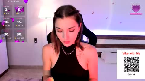 amyvilvet online show from October 27, 2025, 9:08 pm