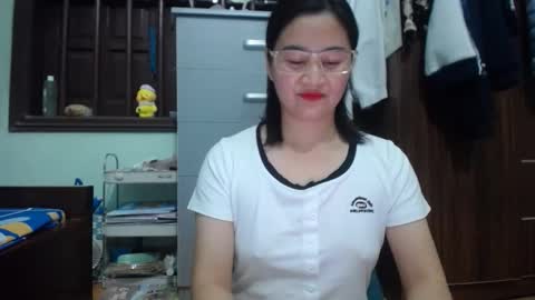 an_naughty online show from November 24, 2025, 7:41 am