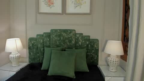 Ana  online show from March 4, 2025, 10:46 am