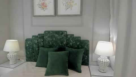 Ana  online show from September 30, 2025, 10:53 am